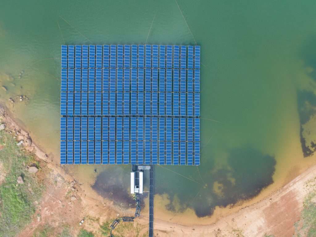 Sistemas flotantes fotovoltaicos